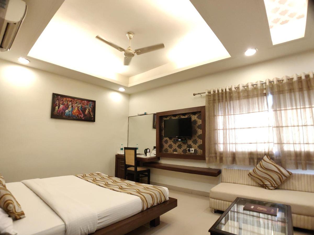 Hotel Shiv Vilas Bhopal Bagian luar foto