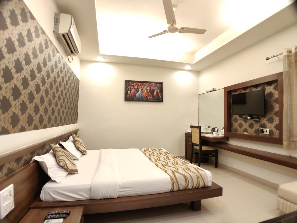 Hotel Shiv Vilas Bhopal Bagian luar foto