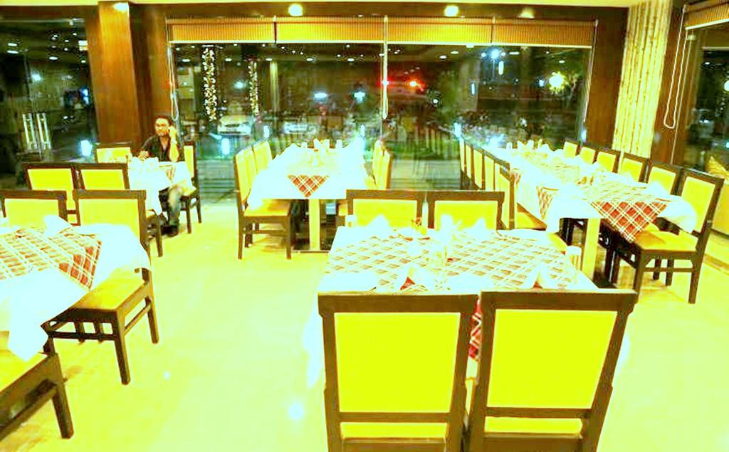 Hotel Shiv Vilas Bhopal Bagian luar foto